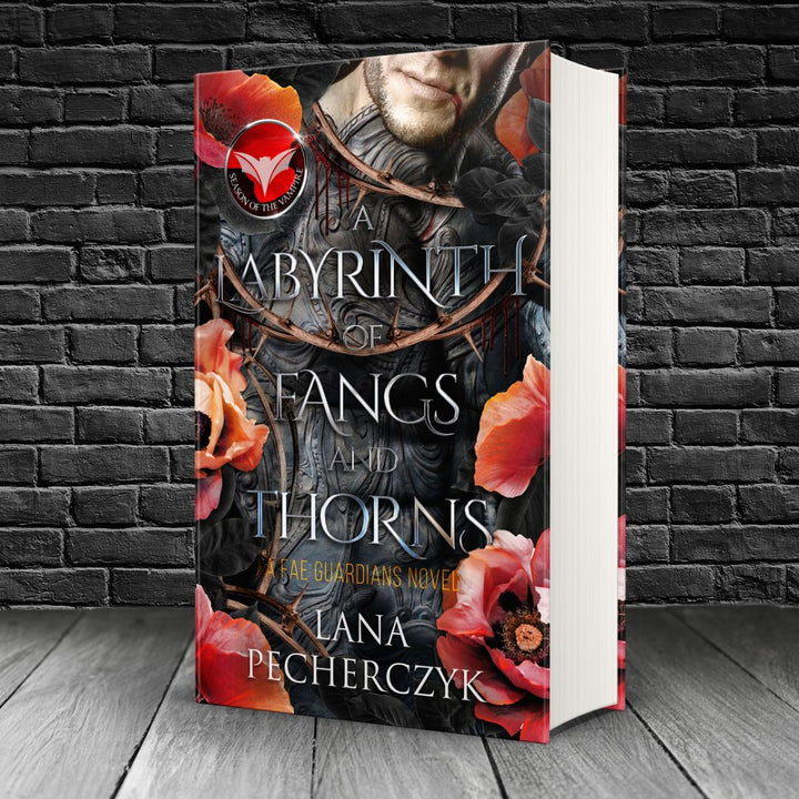 A Labyrinth of Fangs and Thorns (Hardcover)